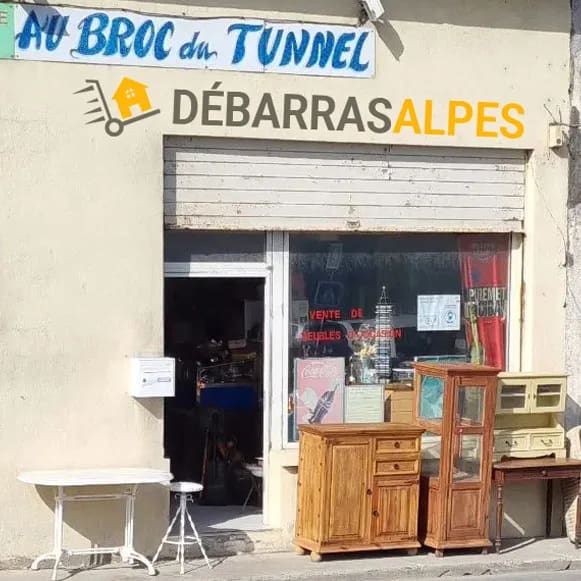 Au broc du Tunnel, brocante à Sisteron
